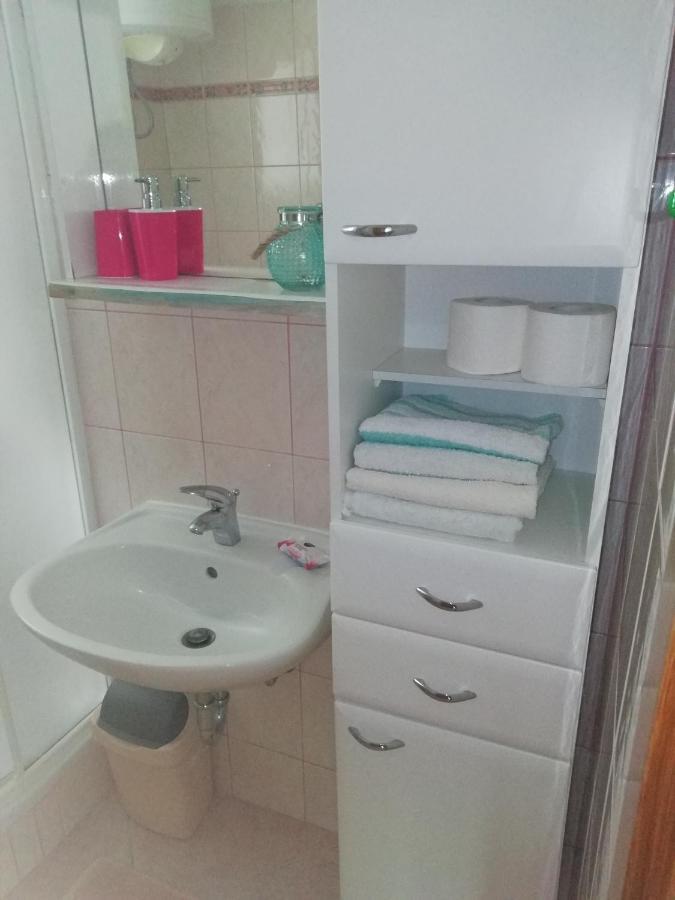 Feel Good Apartment Banjol المظهر الخارجي الصورة